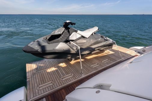 Azimut 64 image