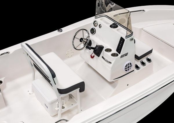 Robalo R160-CENTER-CONSOLE image