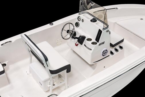 Robalo R160-CENTER-CONSOLE image