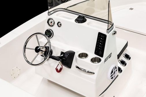 Robalo R160-CENTER-CONSOLE image