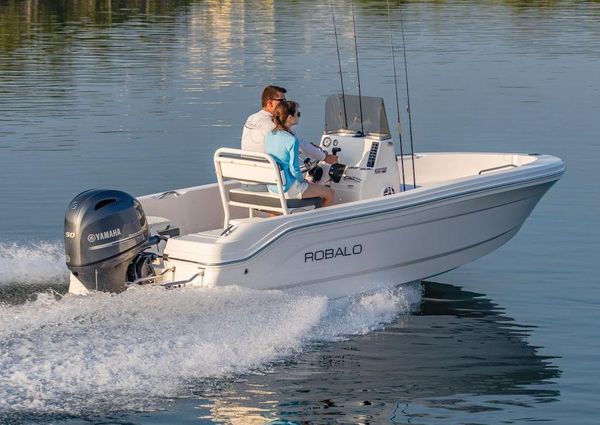 Robalo R160-CENTER-CONSOLE image