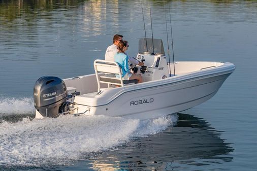 Robalo R160-CENTER-CONSOLE image