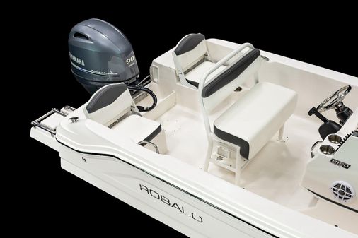 Robalo R160-CENTER-CONSOLE image