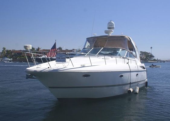 Cruisers Yachts 370 Express - main image