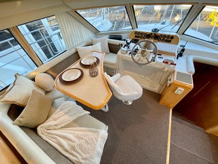 Navigator 4600 Pilothouse with THRUSTERS image