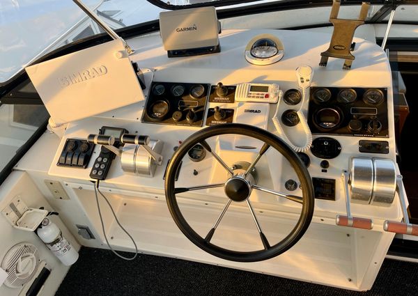 Navigator 4600-PILOTHOUSE-WITH-THRUSTERS image