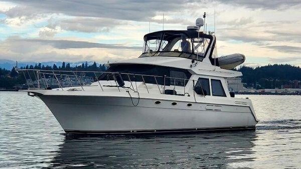 Navigator 4600 Pilothouse with THRUSTERS
