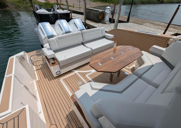 Tiara-yachts 48-LS image