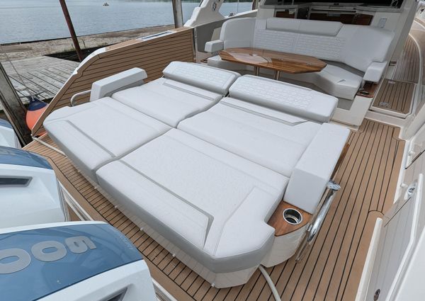 Tiara-yachts 48-LS image