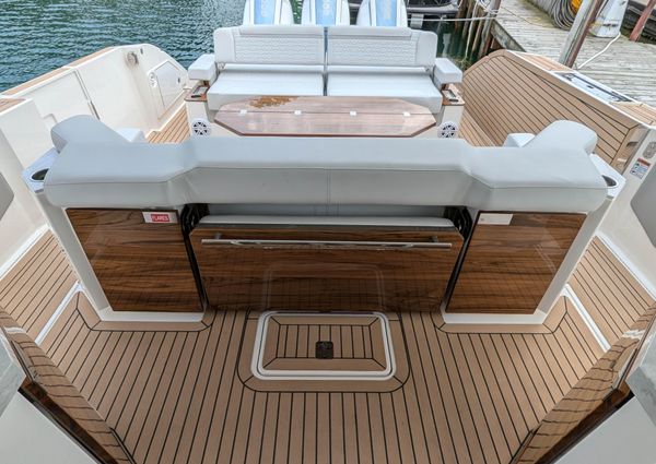 Tiara-yachts 48-LS image