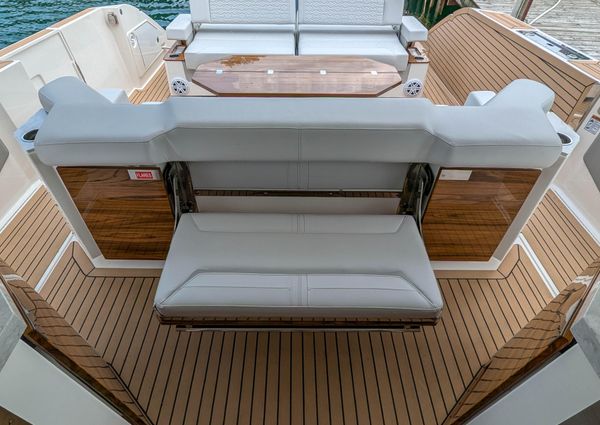 Tiara-yachts 48-LS image