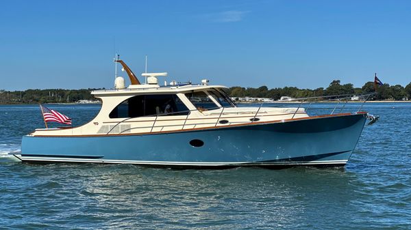 Hinckley Talaria 43 