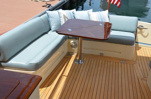 Hinckley Talaria 43 image
