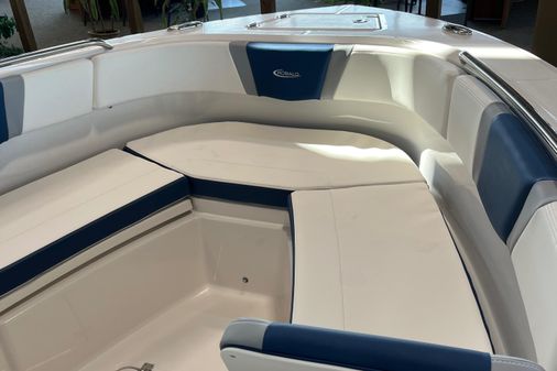 Robalo R230-CENTER-CONSOLE image