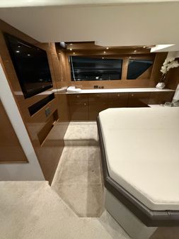 Cruisers Yachts 50 Cantius image