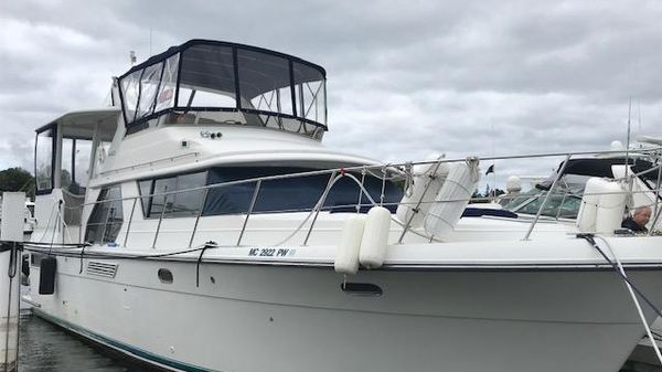 Carver 440 Aft Cabin Motor Yacht