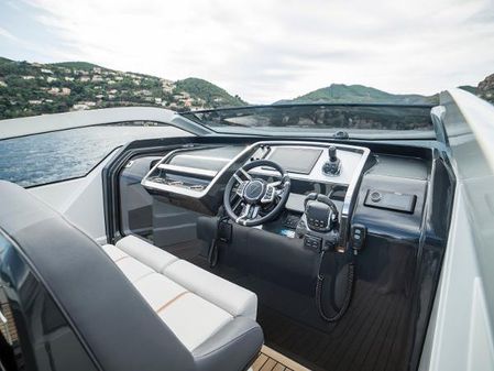 Fairline F-LINE-33 image