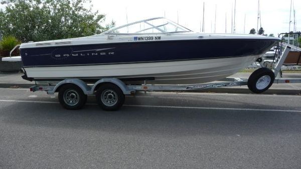 Bayliner Discovery 215 