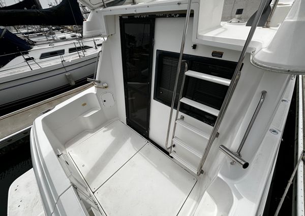 Bayliner 3258-AVANTI-COMMAND-BRIDGE image