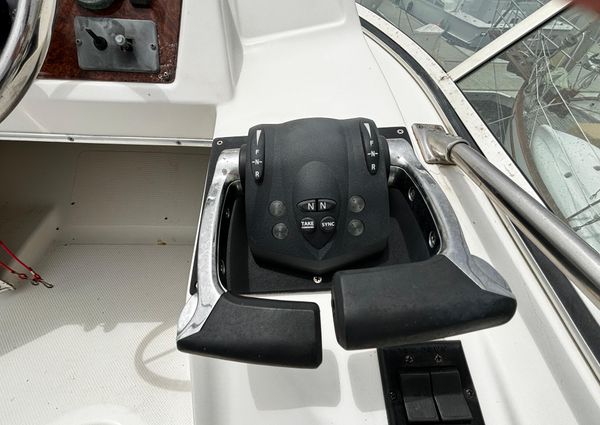 Bayliner 3258-AVANTI-COMMAND-BRIDGE image