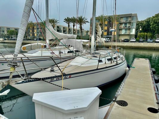 Catalina 38 - main image