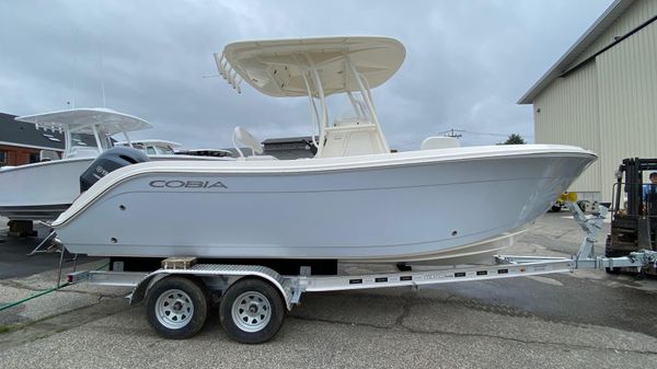 Cobia 220