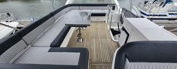 Galeon 550 Fly image