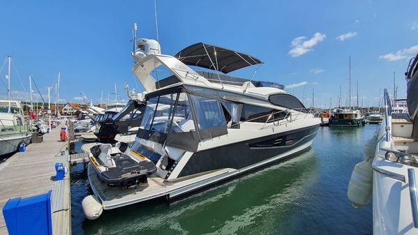 Galeon 550 Fly image