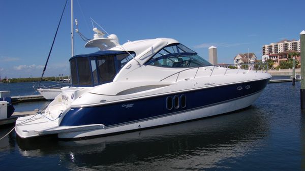Cruisers Yachts 500 Express