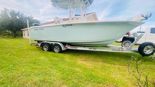Sea Pro 219 Center Console