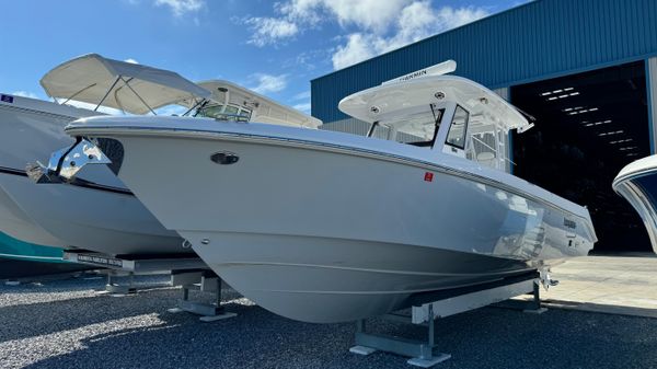 Everglades 335 Center Console 