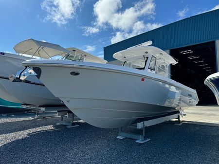 Everglades 335 Center Console image