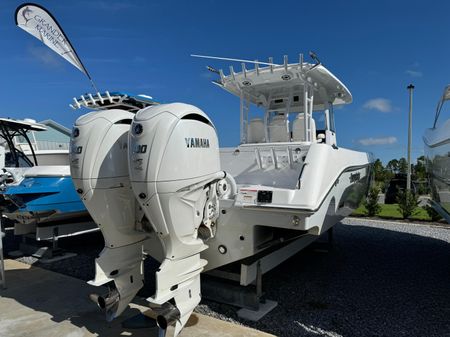 Everglades 335 Center Console image