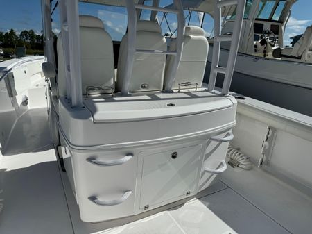 Everglades 335 Center Console image