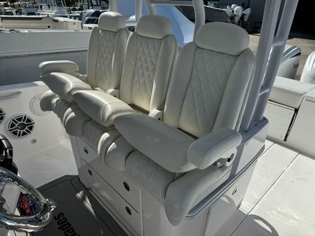 Everglades 335 Center Console image