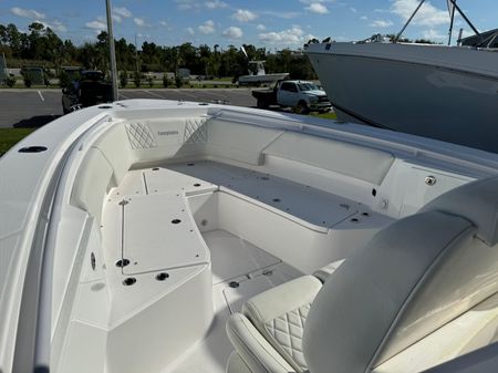 Everglades 335 Center Console image