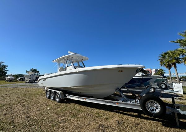 Everglades 335 Center Console image