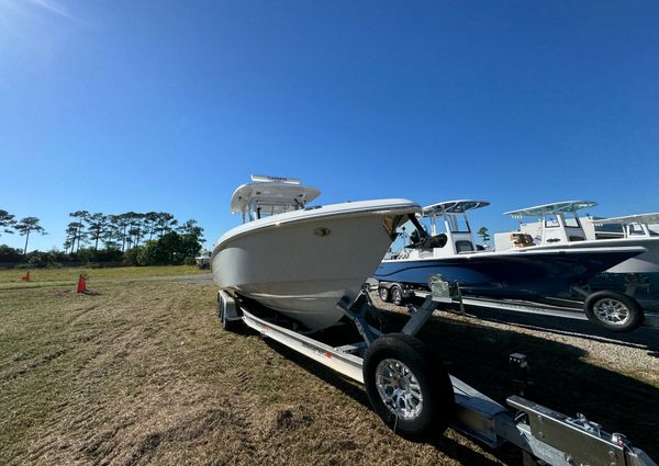 Everglades 335 Center Console image