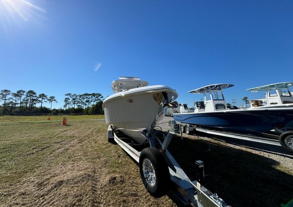 Everglades 335 Center Console image