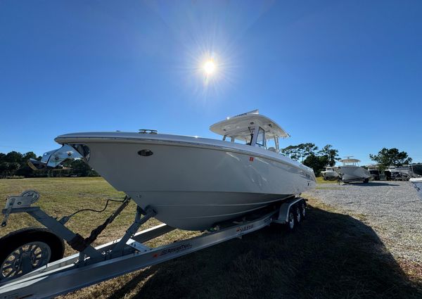 Everglades 335 Center Console image