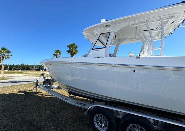 Everglades 335 Center Console image