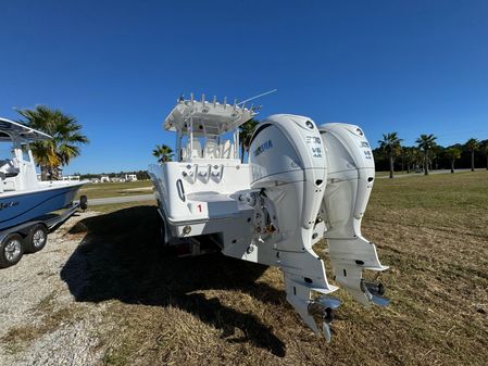 Everglades 335 Center Console image