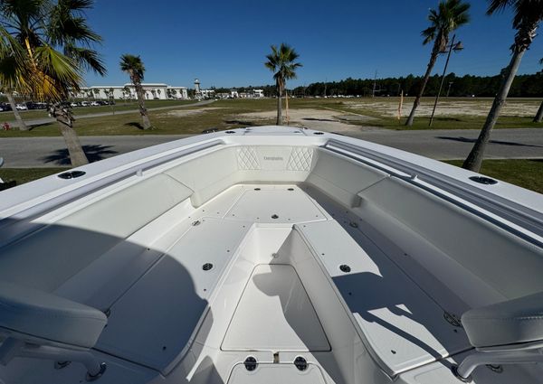 Everglades 335 Center Console image