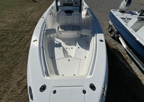 Everglades 335 Center Console image