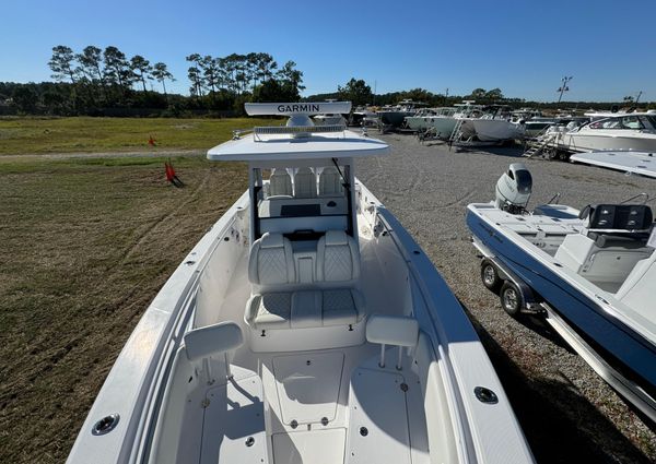 Everglades 335 Center Console image