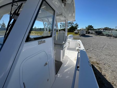 Everglades 335 Center Console image