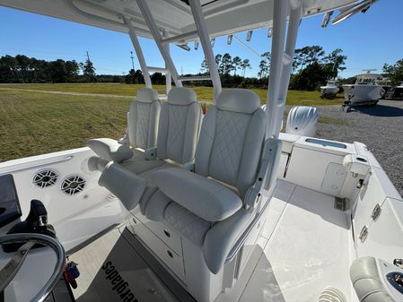 Everglades 335 Center Console image