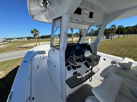 Everglades 335 Center Console image