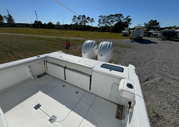 Everglades 335 Center Console image