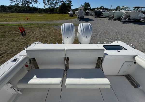 Everglades 335 Center Console image